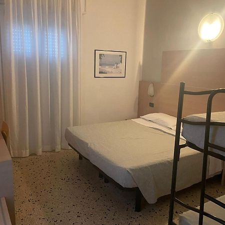 Hotel Veliero Rimini Esterno foto