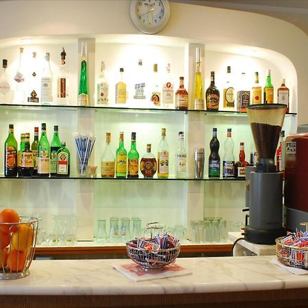 Hotel Veliero Rimini Esterno foto