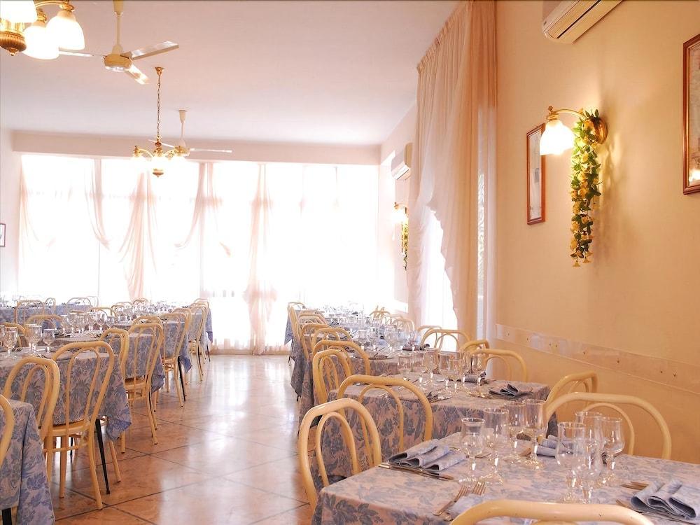 Hotel Veliero Rimini Esterno foto