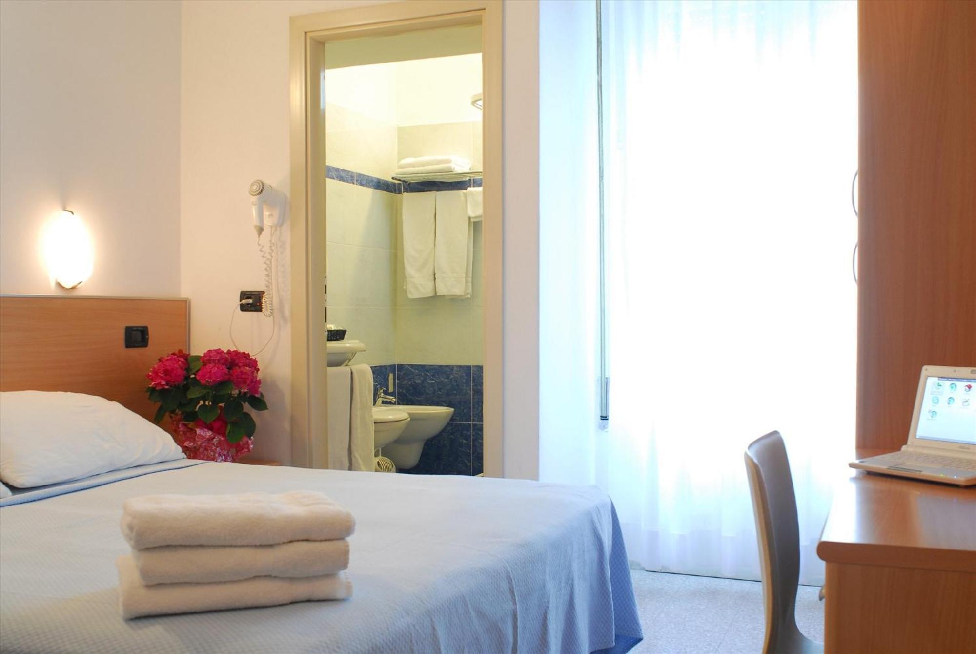 Hotel Veliero Rimini Esterno foto