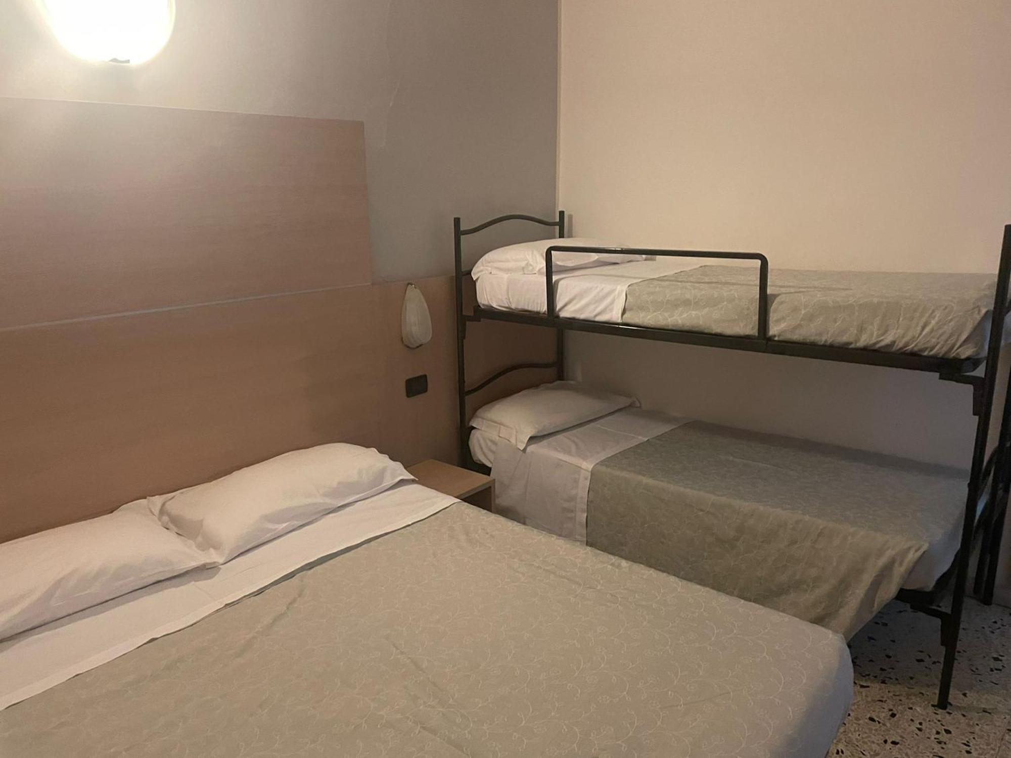 Hotel Veliero Rimini Esterno foto