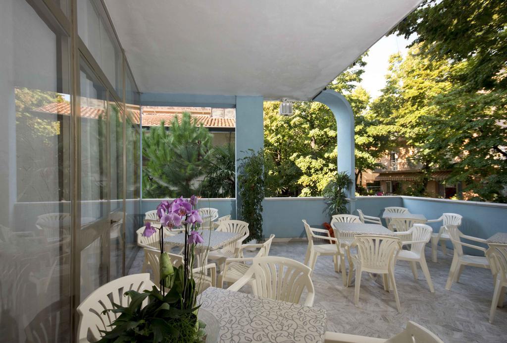 Hotel Veliero Rimini Esterno foto
