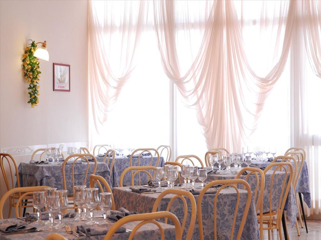 Hotel Veliero Rimini Esterno foto