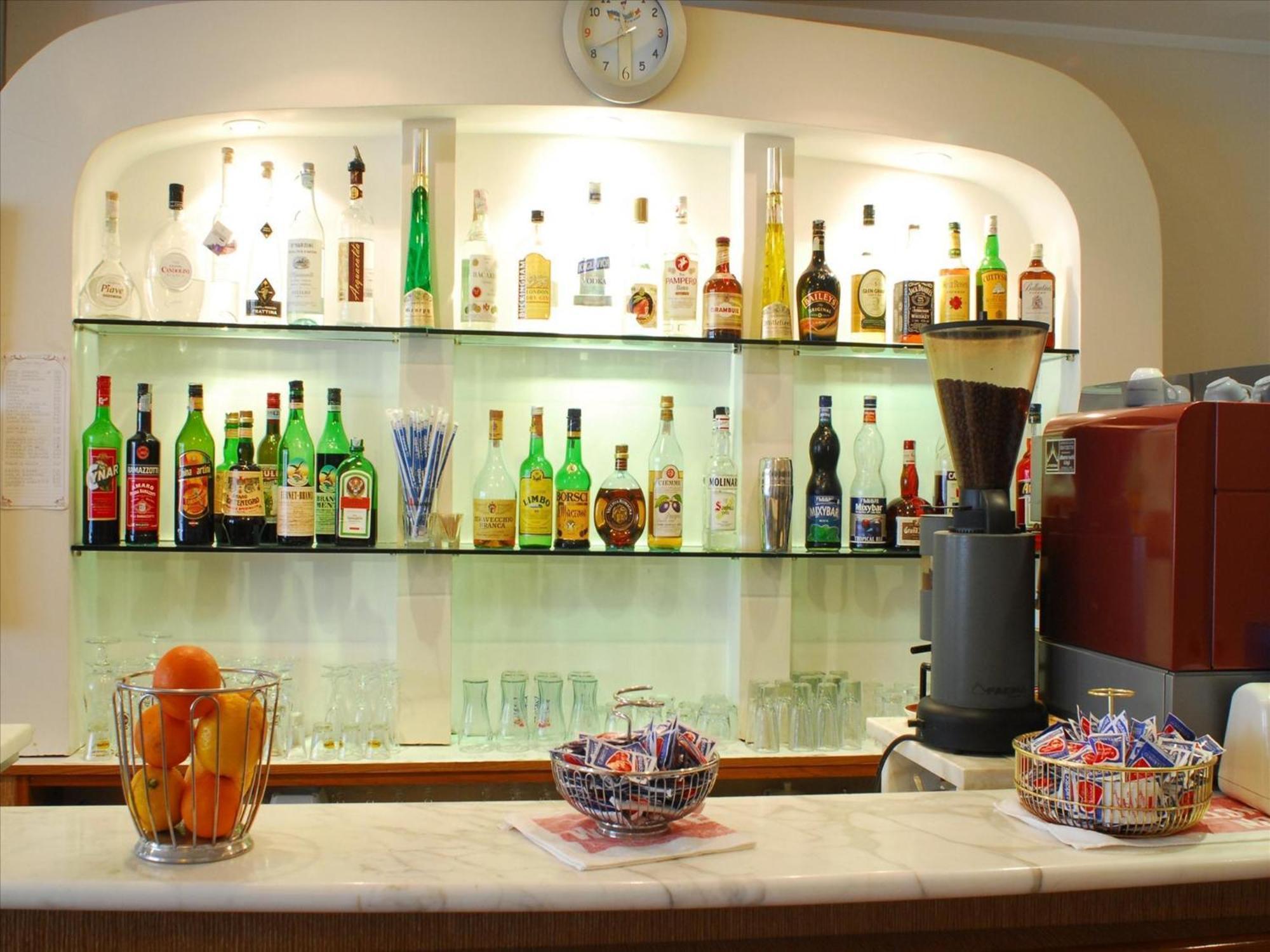 Hotel Veliero Rimini Esterno foto