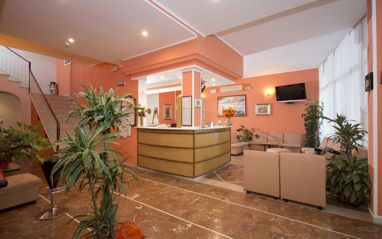 Hotel Veliero Rimini Esterno foto