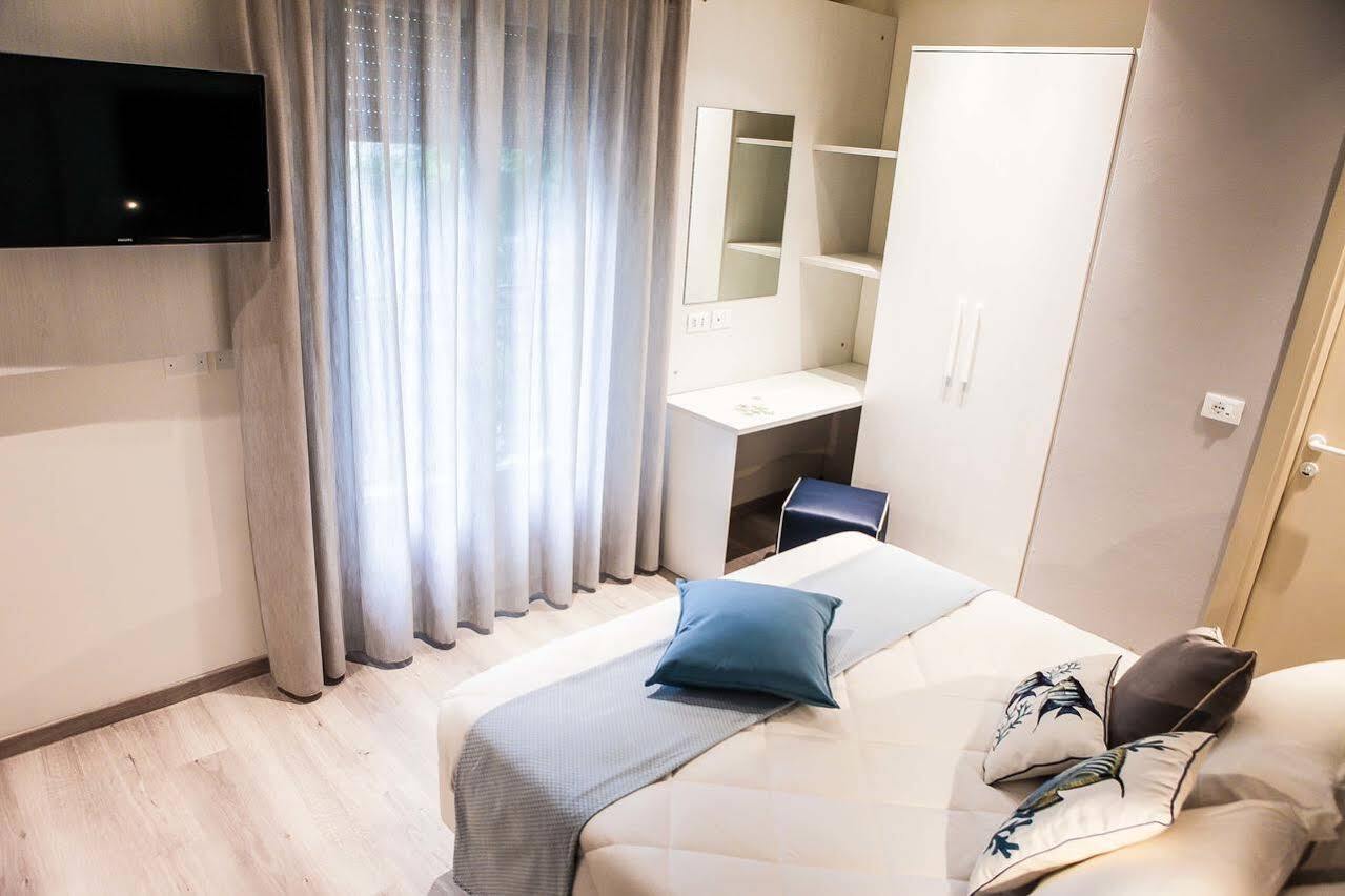 Hotel Veliero Rimini Esterno foto